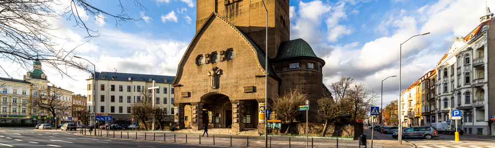 Plac Zwycięstwa w Szczecinie, w centrum Kościół Najświętszego Serca Pana Jezusa w Szczecinie