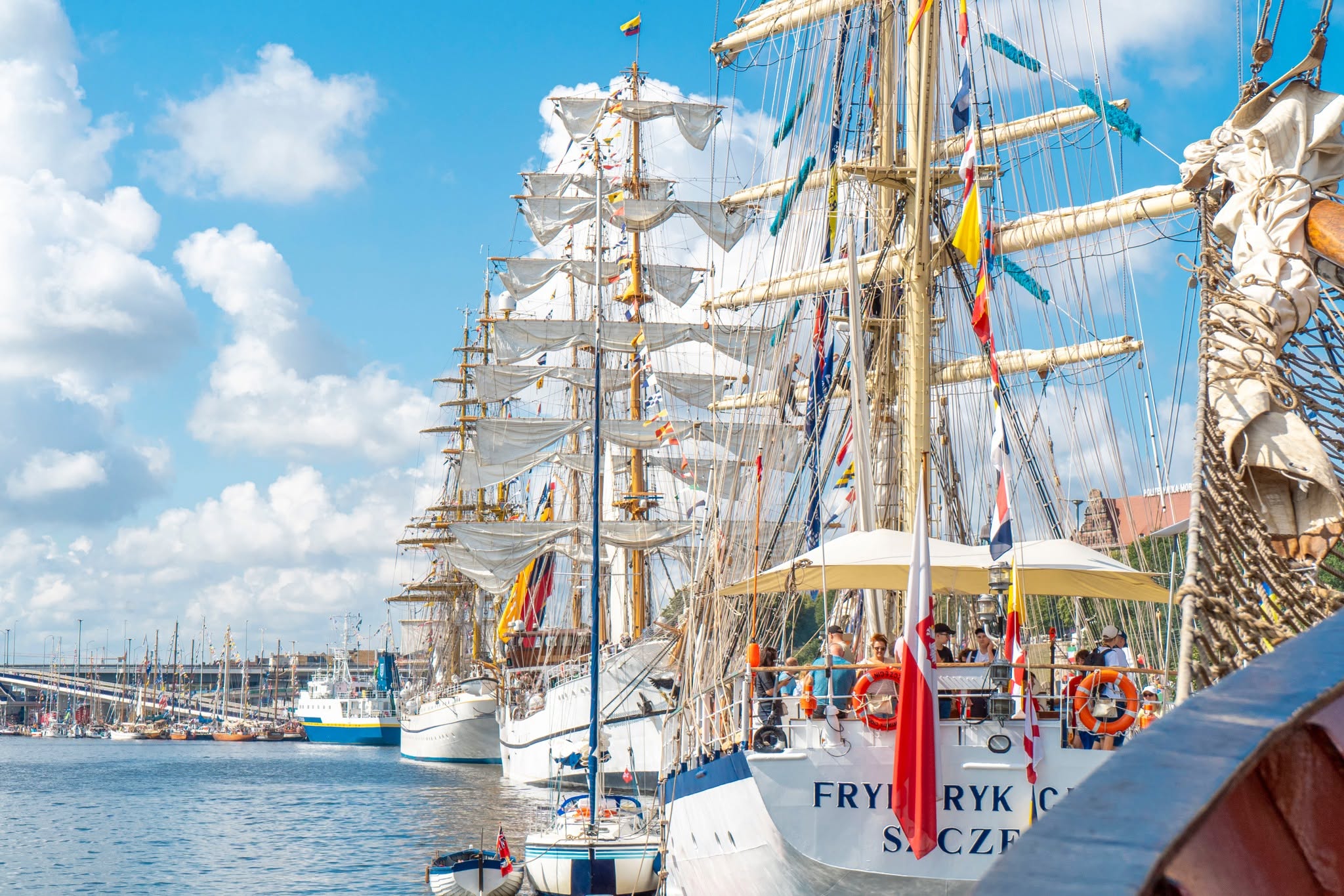 sails